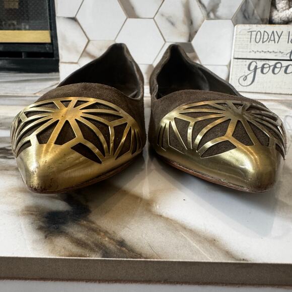 Brian Atwood Pointed Toe Flats Size 7 B-Shini Olive Green Suede Metal Art Tip - Picture 3 of 10